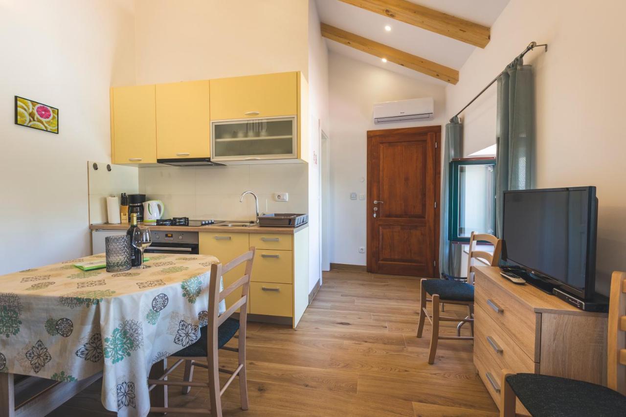 Vinea apartmani Umag Exterior foto