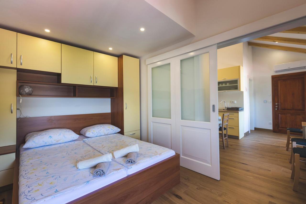 Vinea apartmani Umag Exterior foto